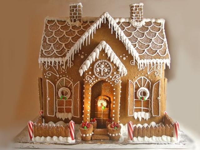54738-Large-Gingerbread-House