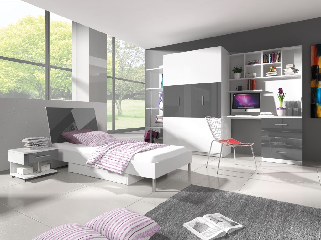 MOB_66_RUBY_III_BIELA_SIVA