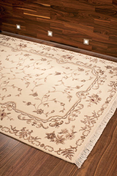 Ručně vázaný koberec Bakero Agra DH01 White