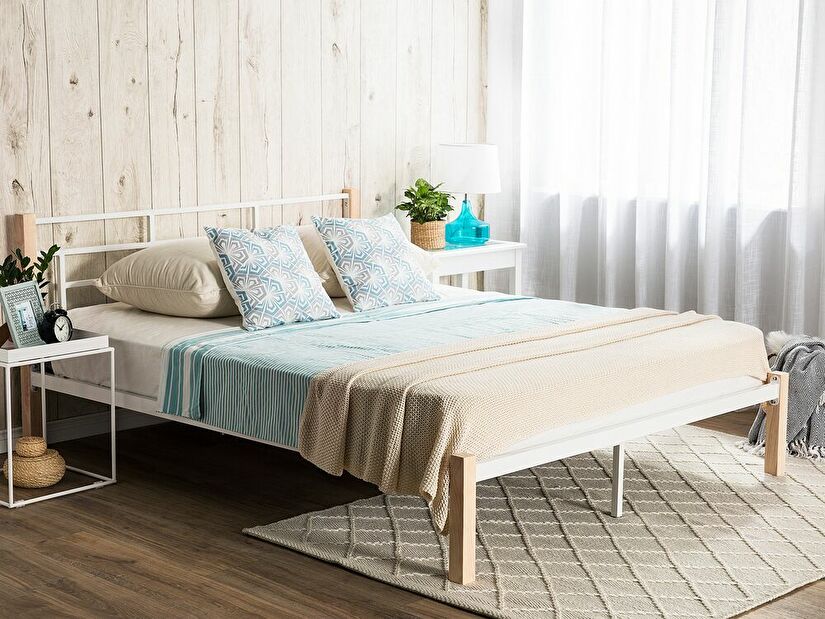 Manželská postel 160 cm GARRONE (s roštem) (bílá)