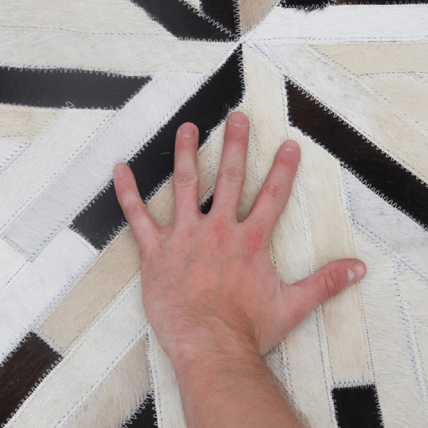 Kožený koberec 150x150 cm Koza typ 8