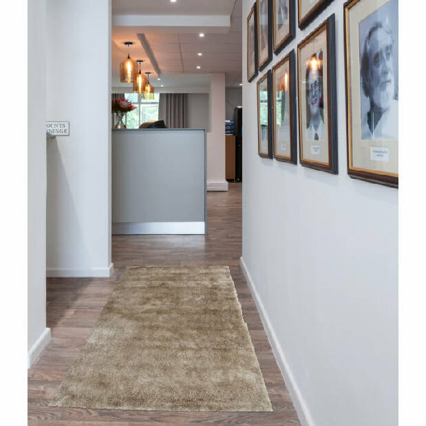 Kusový koberec 70x210 cm Aroba (krémová)
