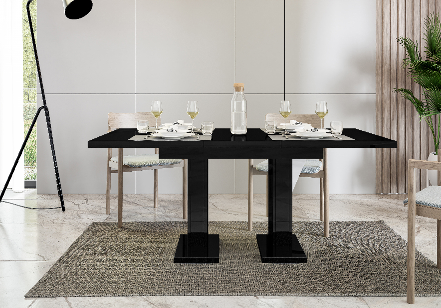 Jídelní stůl Gilnar (lesk černý) (pro 4 až 6 osob)