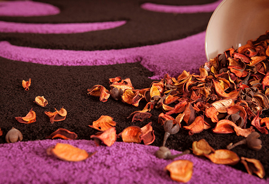 Kusový koberec Lambada Handcarving 451 Black-Violet *bazar