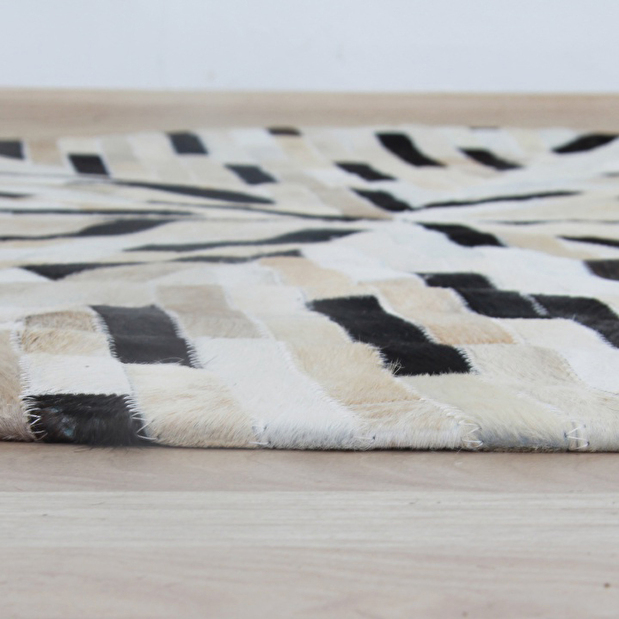 Kožený koberec 150x150 cm Korlug TYP 08 (hovězí kůže + vzor patchwork)