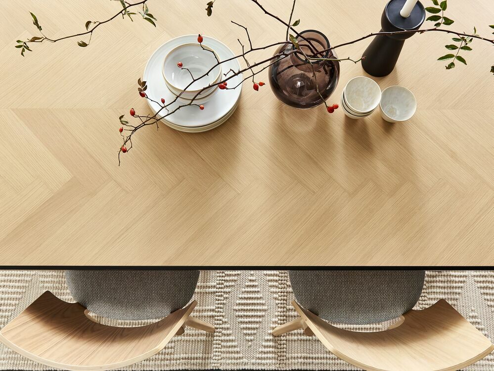 Jídelní stůl Ivoza (světlé dřevo)