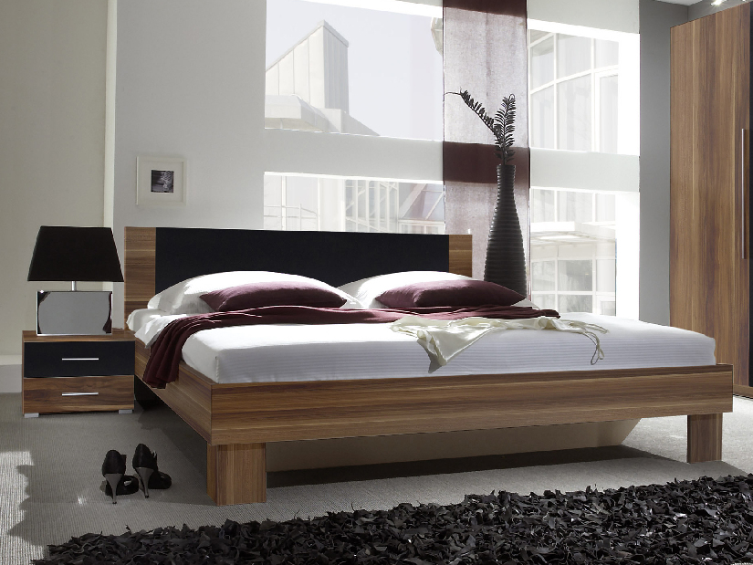 Manželská postel 180 cm Verwood Typ 52 (ořech + černá) (s noč. stolky) *výprodej